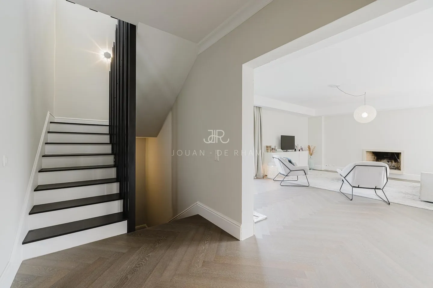 Prächtiges contemporary Haus - Photo 5 sur 9