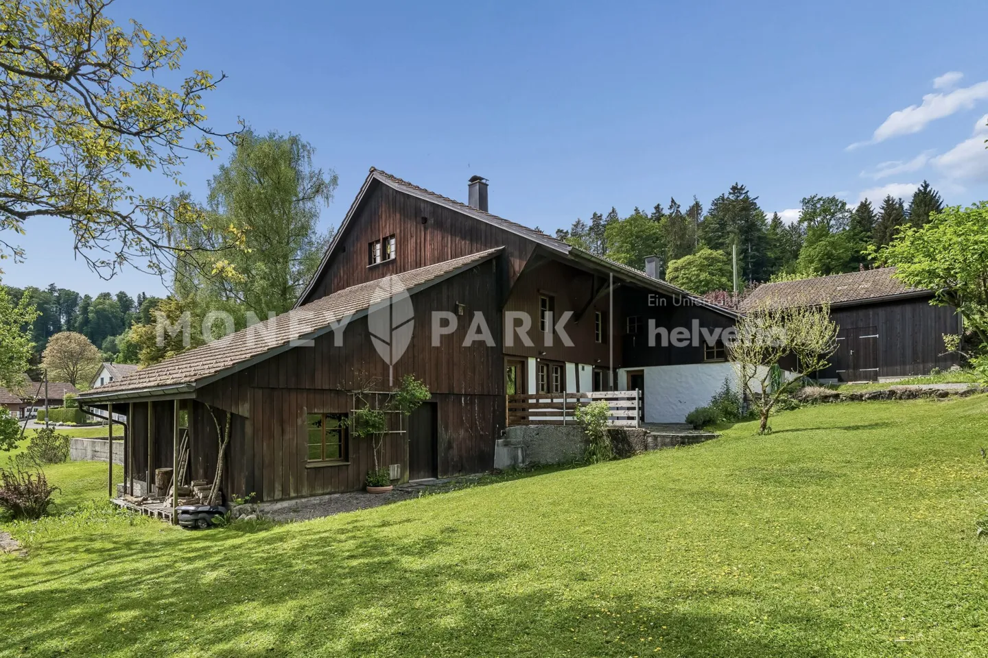 9.5-Zimmer-Landhaus mit Scheunen, grosszügigem Garten und viel Potenzial - Foto 2 von 14