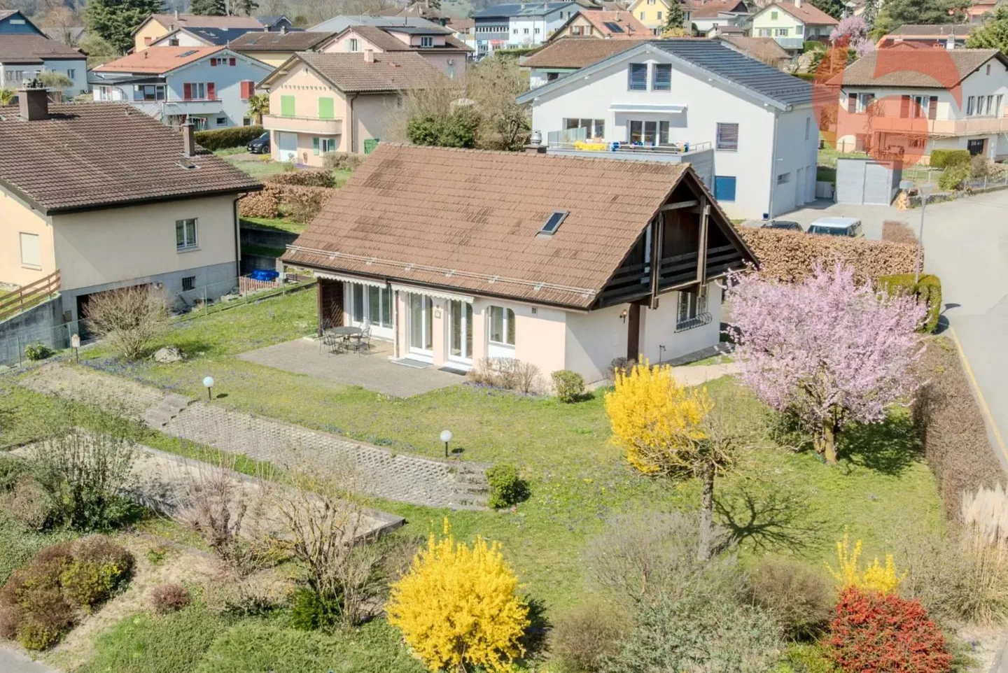 Villa de caractère avec beaux volumes - Photo 1 sur 13