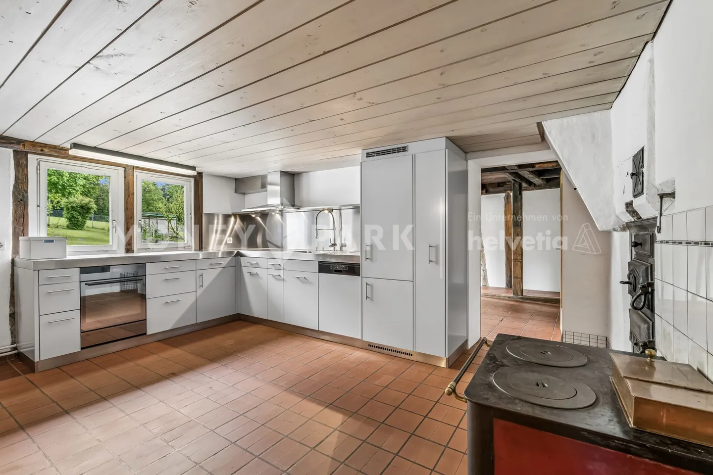 9.5-Zimmer-Landhaus mit Scheunen, grosszügigem Garten und viel Potenzial - Foto 8 von 14