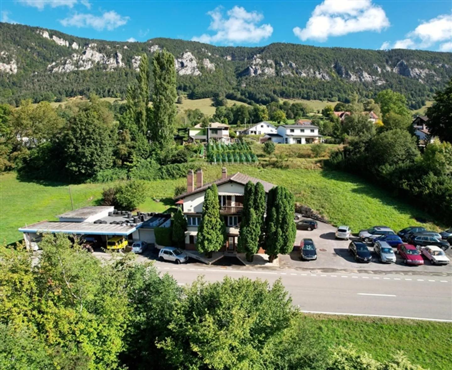 Plot of 2,446 m2, rental house and workshop building - Photo 6 of 13