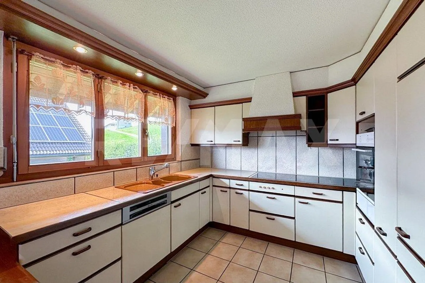 Casa unifamiliare attraente con appartamento - Foto 6 di 13
