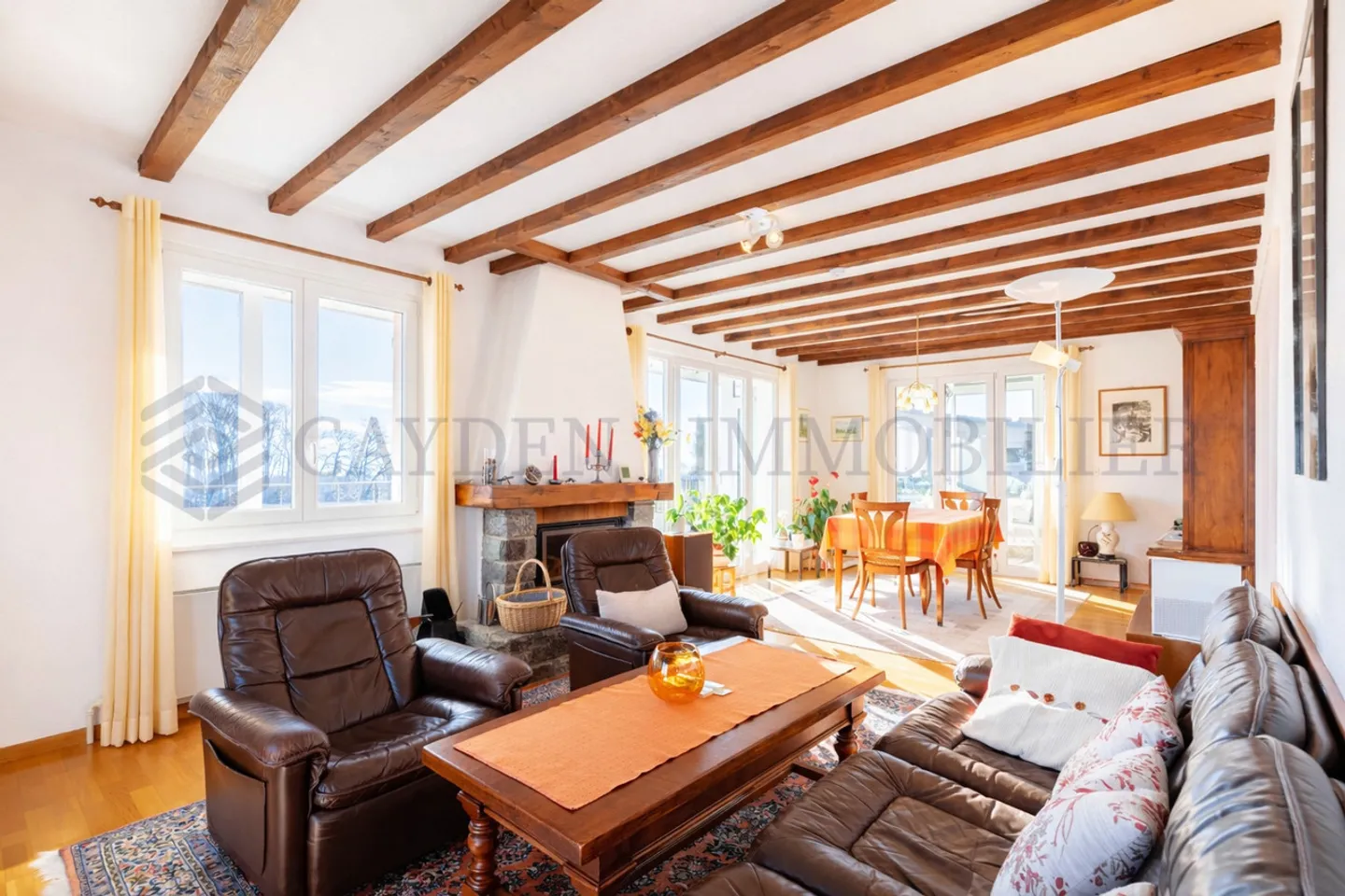 Detached house on large plot with lake view - Photo 1 of 6