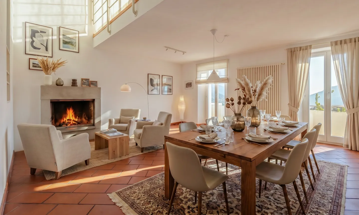 HISTORISCHE WOHNUNG MIT 9 ZIMMERN UND PANORAMATERRASSE IN AROGNO - Foto 1 von 9