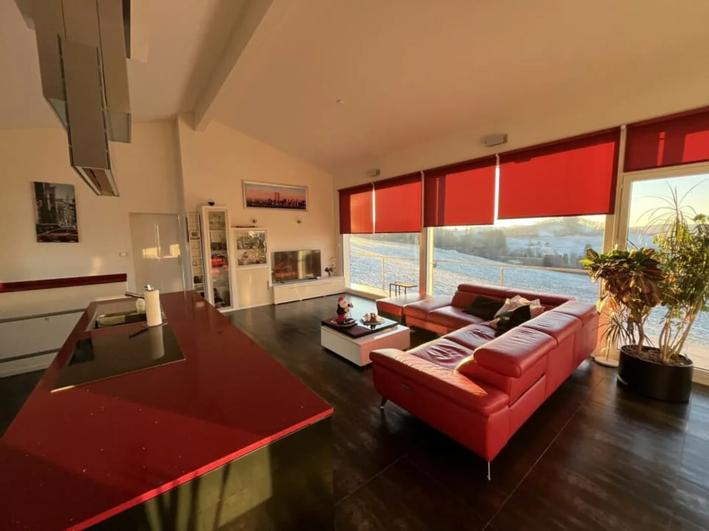 CON UNA VISTA PANORAMICA, SENZA AFFACCIO, IN UNA ZONA TRANQUILLA - Foto 5 di 13