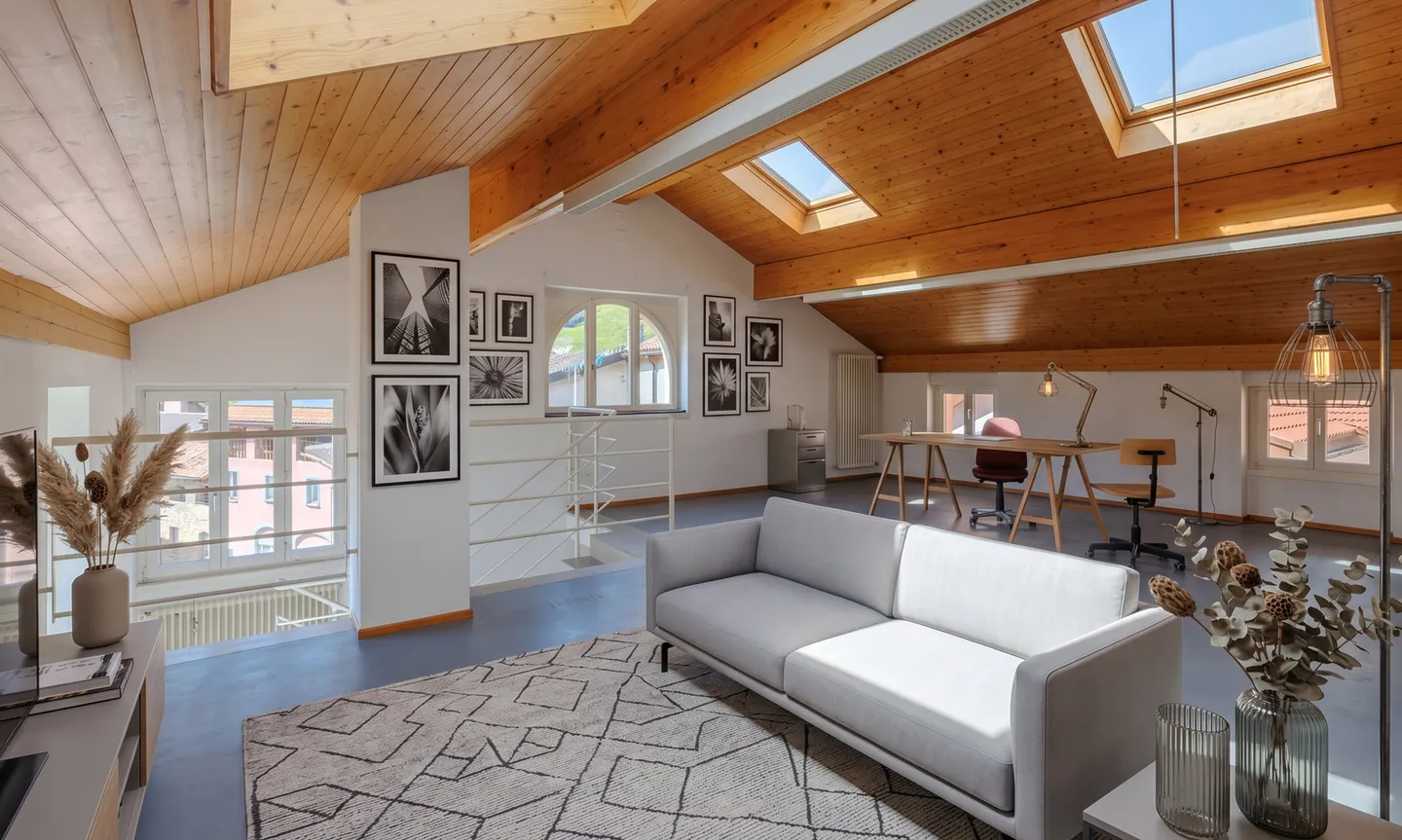 HISTORISCHE WOHNUNG MIT 9 ZIMMERN UND PANORAMATERRASSE IN AROGNO - Foto 5 von 9