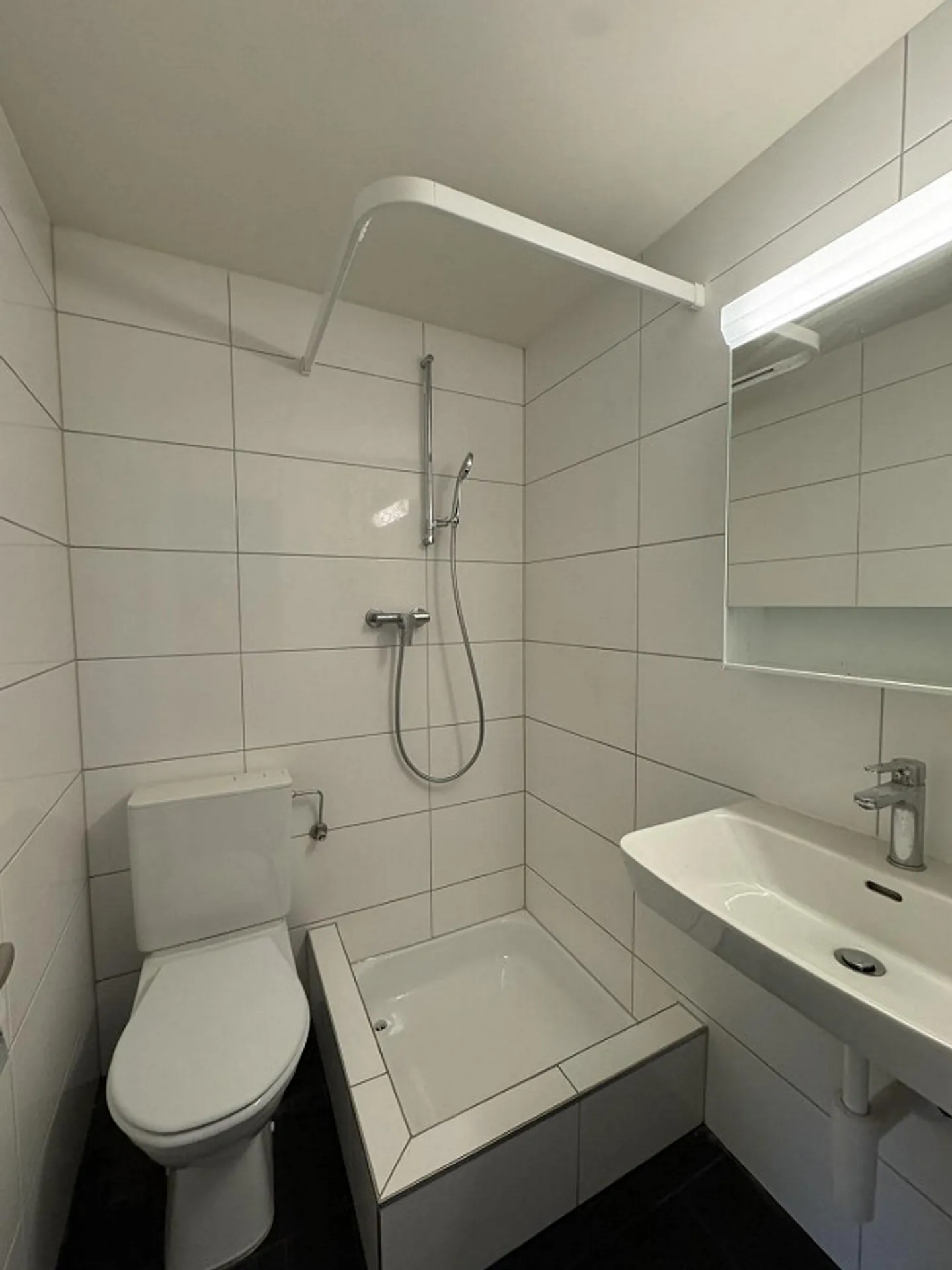 Wohnen im Herzen von Binningen - Foto 3 di 5