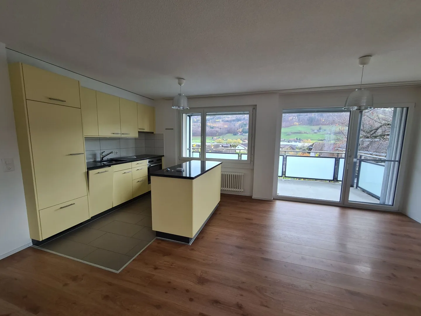 Appartement 3,5 pièces Rez-de-chaussée - Photo 3 sur 10