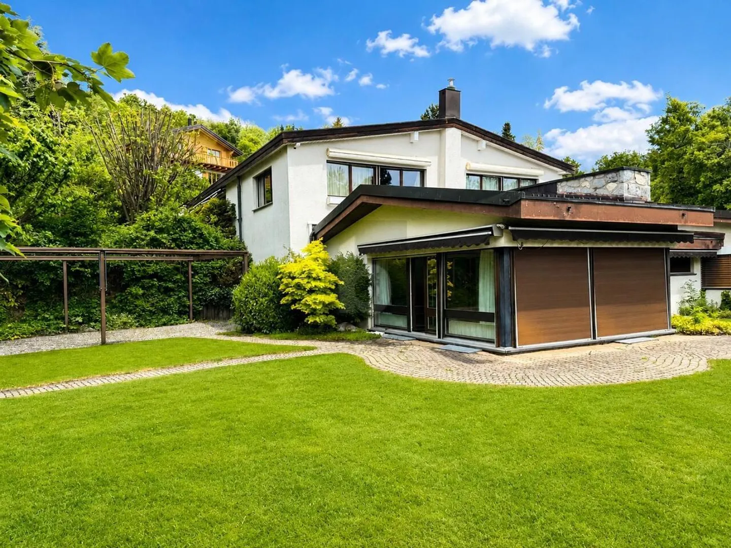 EXCLUSIVE, SPACIOUS AND UNIQUE - Photo 1 of 6