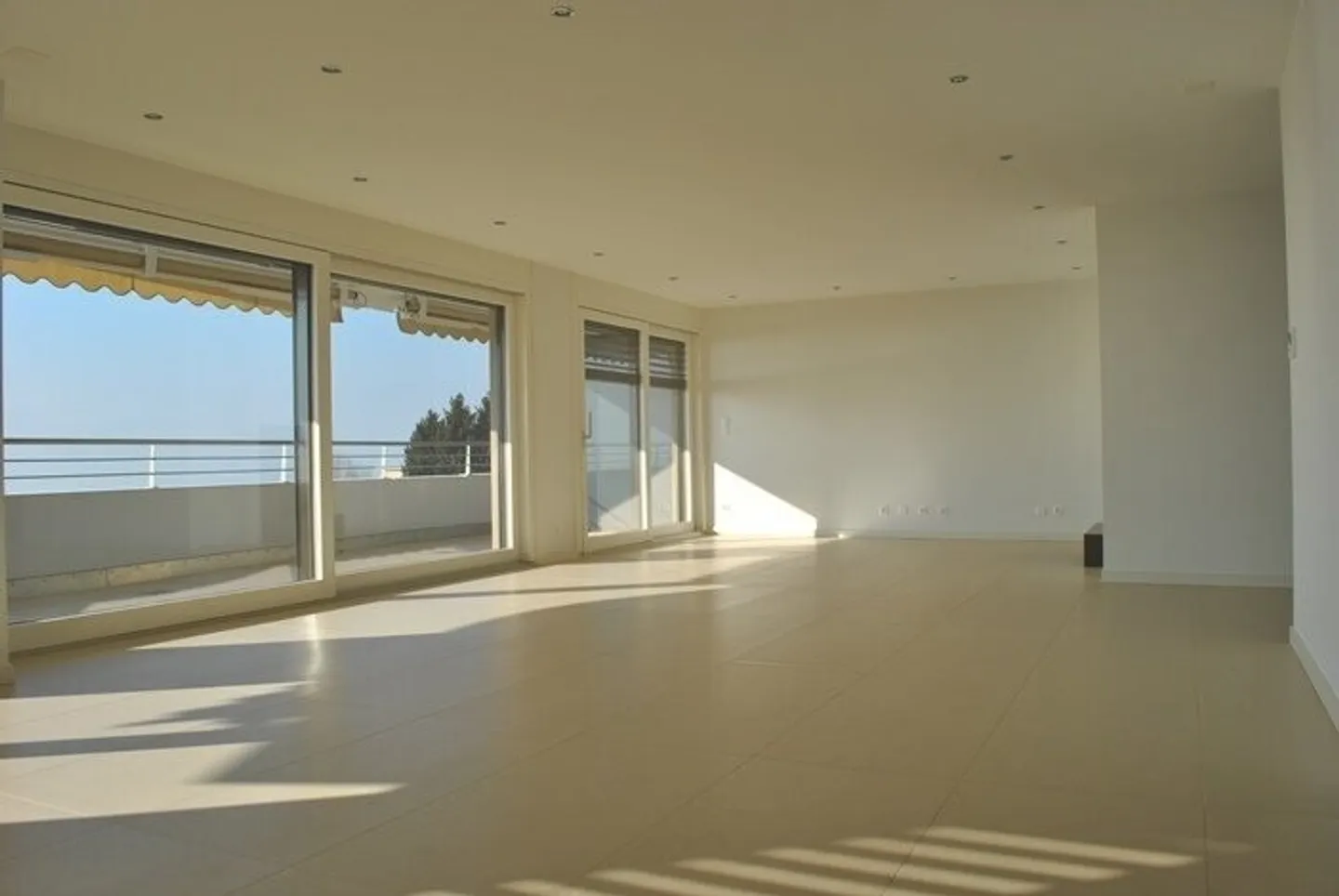 Vista mozzafiato sul lago e sulle Alpi - Foto 4 di 11