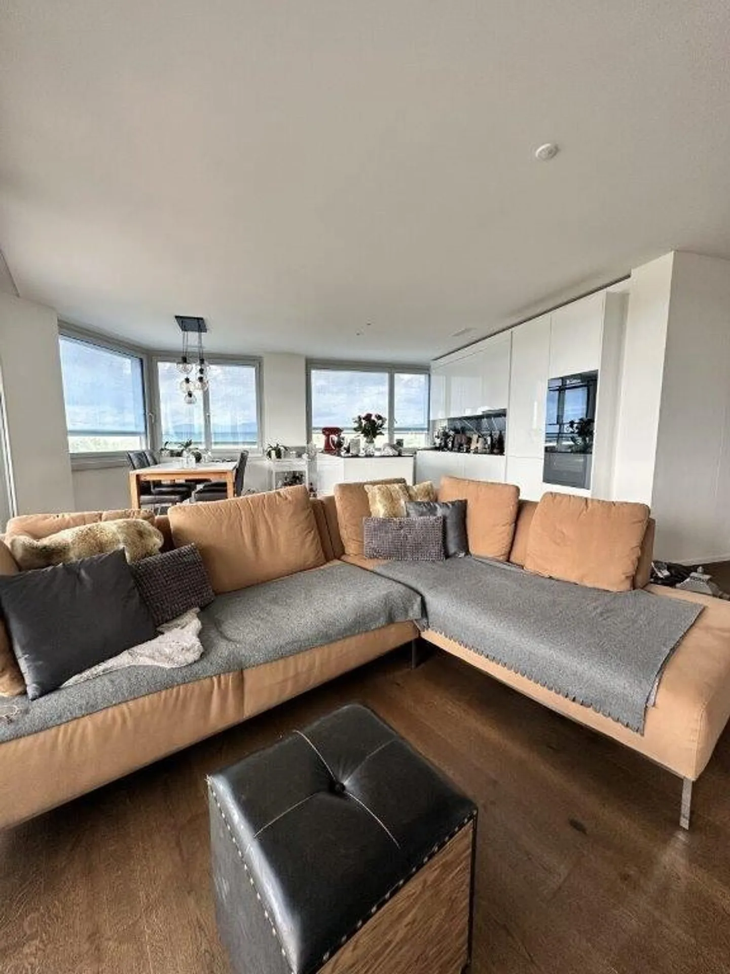 Über den Wolken im 14.OG - Foto 1 von 19