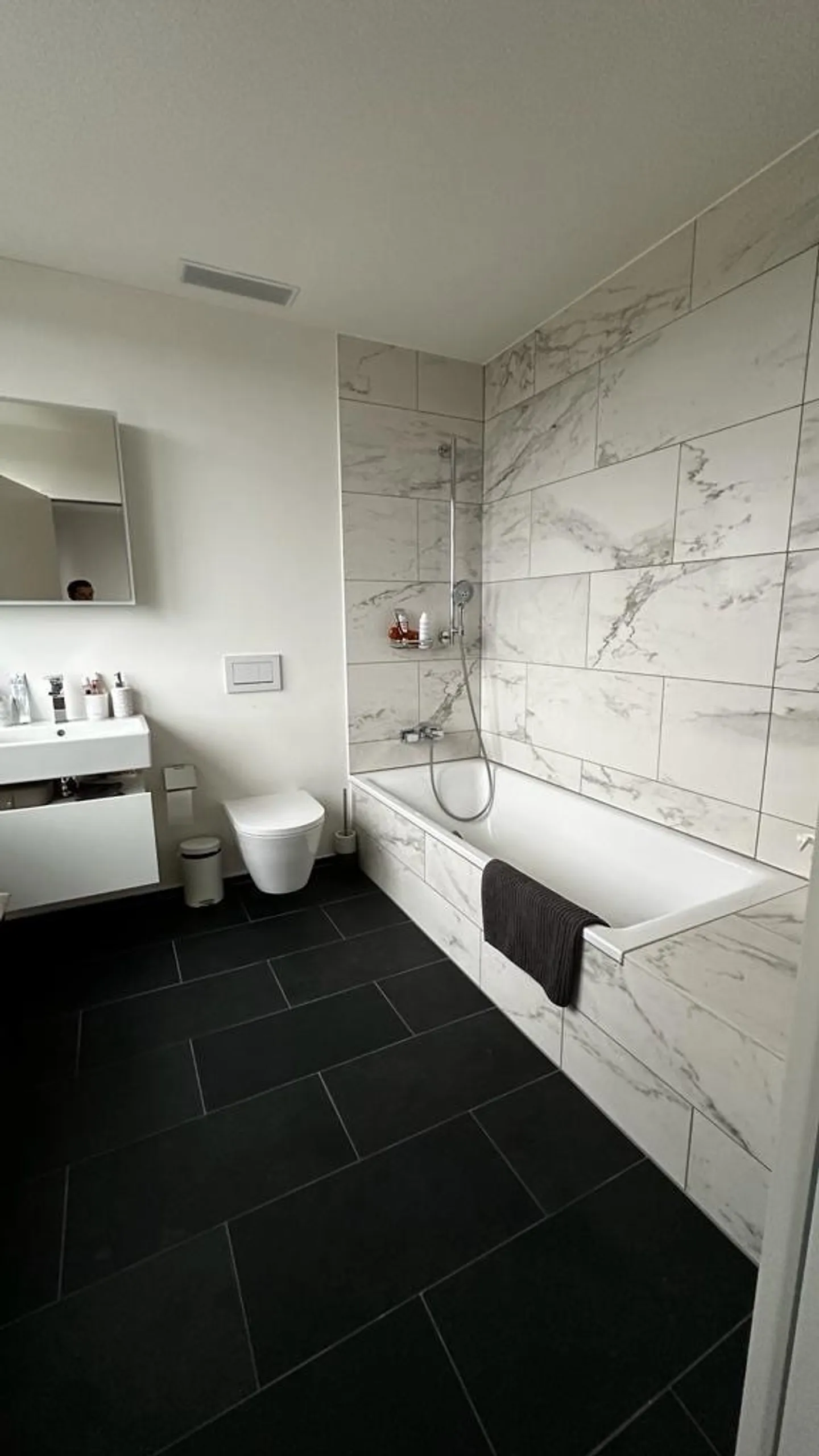 Über den Wolken im 14.OG - Foto 2 von 19