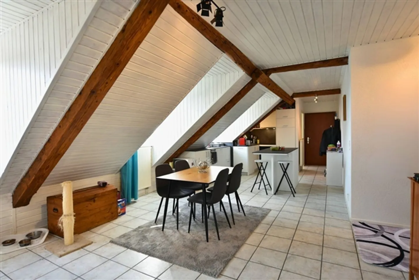 Renovated Attic Apartment, Charm and Comfort in Semsales - Photo 2 of 6