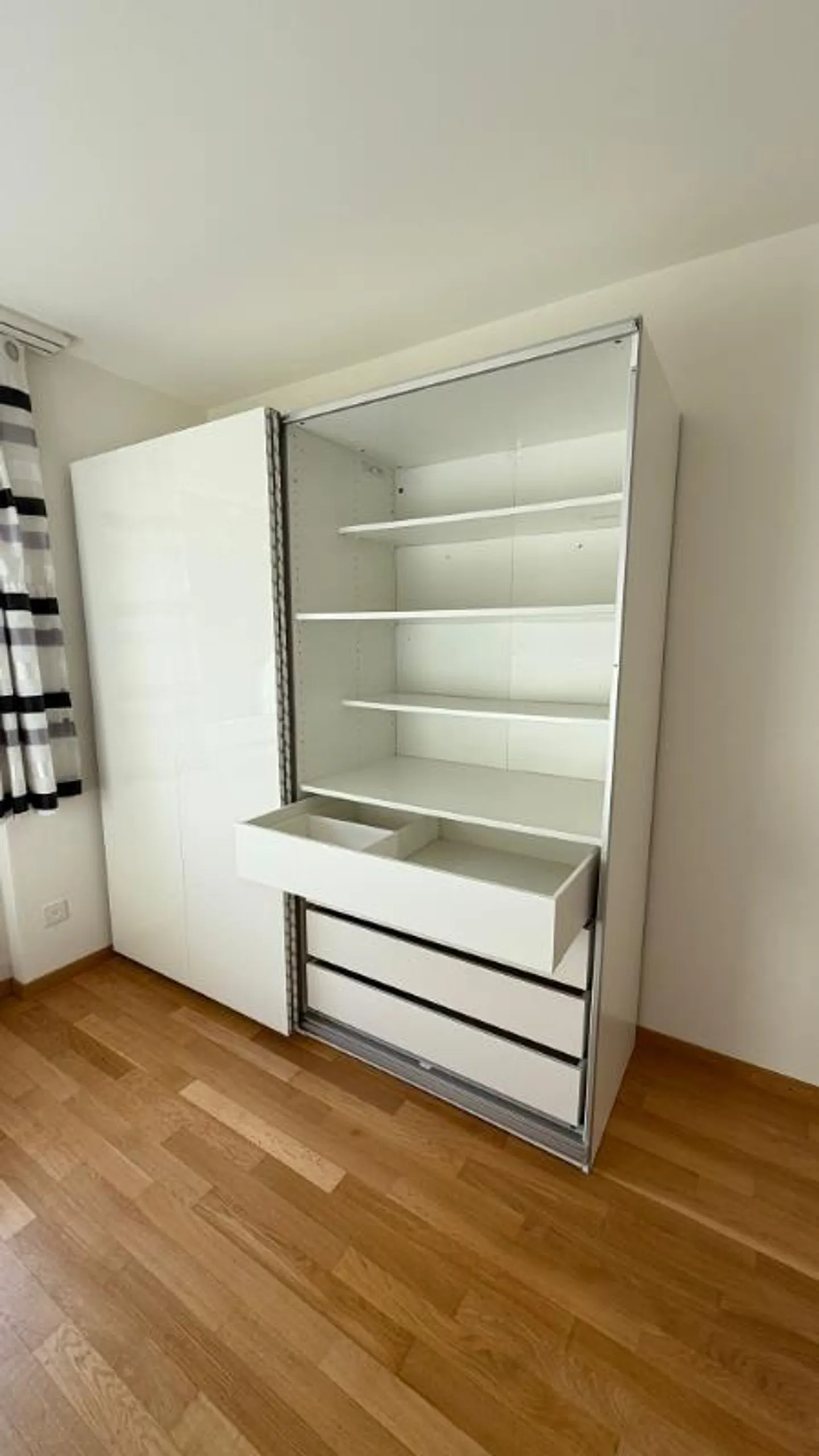 1 Room Apartment - Photo 2 of 5