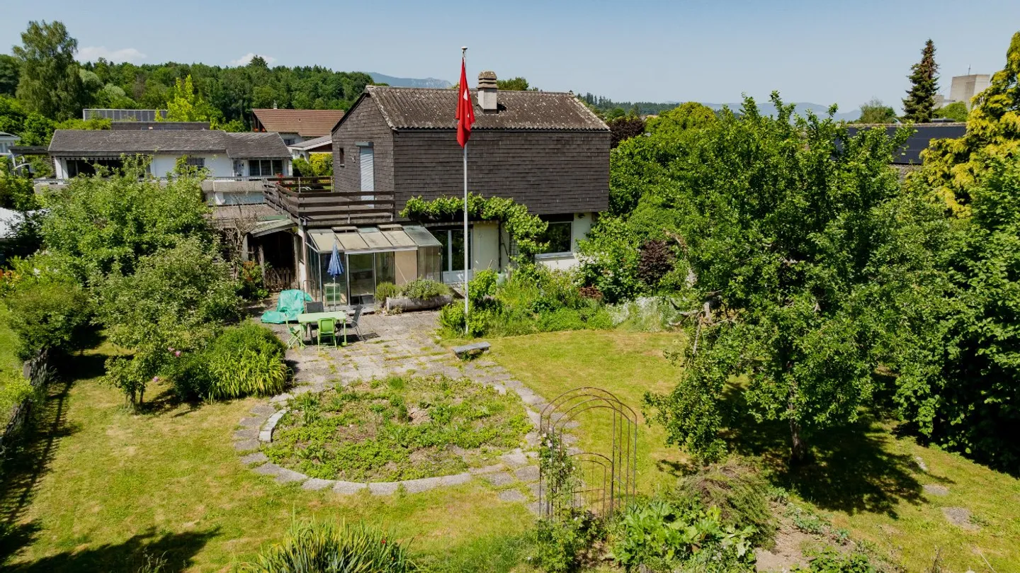 Vivre à la lisière du village : Maison individuelle de 5,5 pièces directement adjacente à la zone agricole - Photo 3 sur 23
