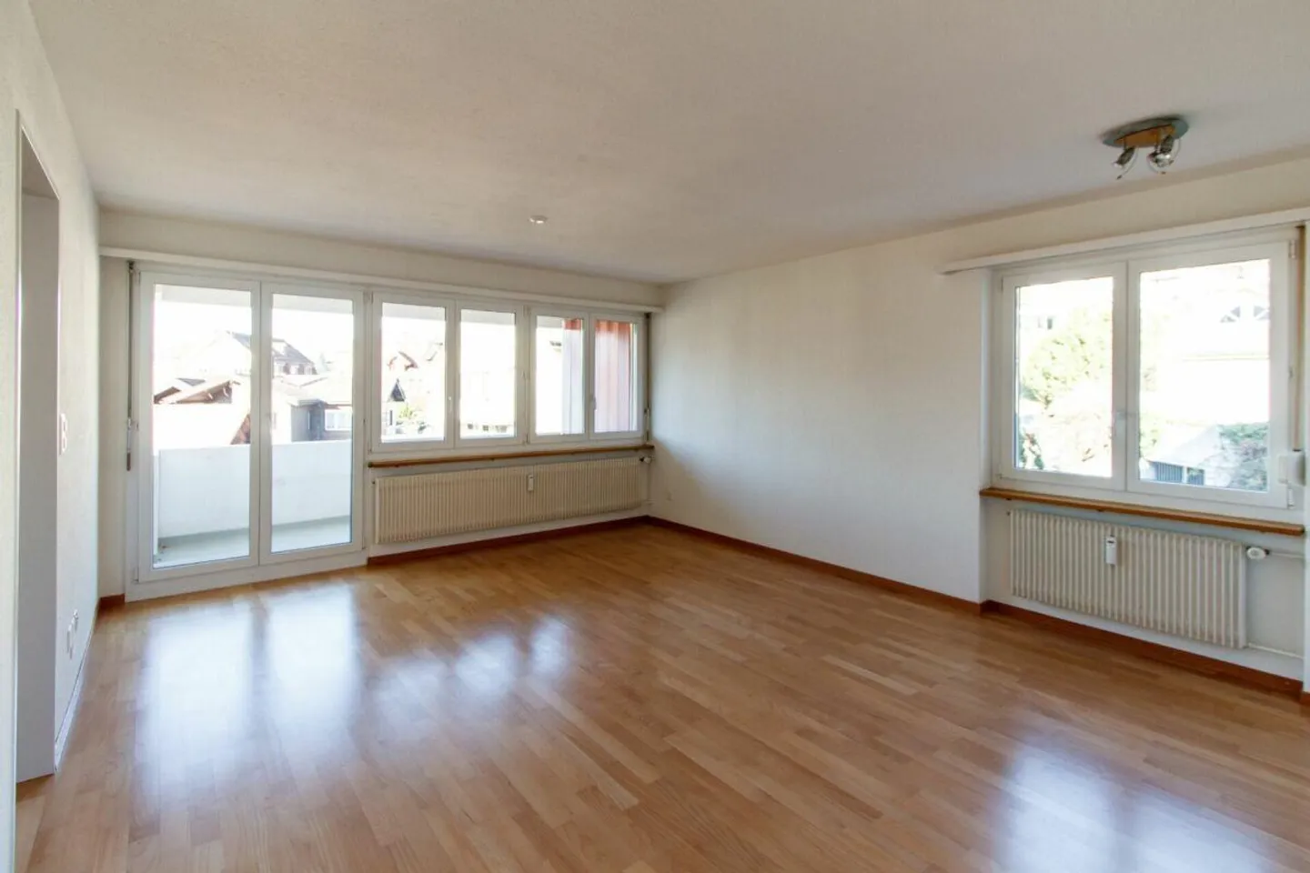 Appartement confortable avec vue sur la montagne et balcon ensoleillé - Photo 2 sur 8