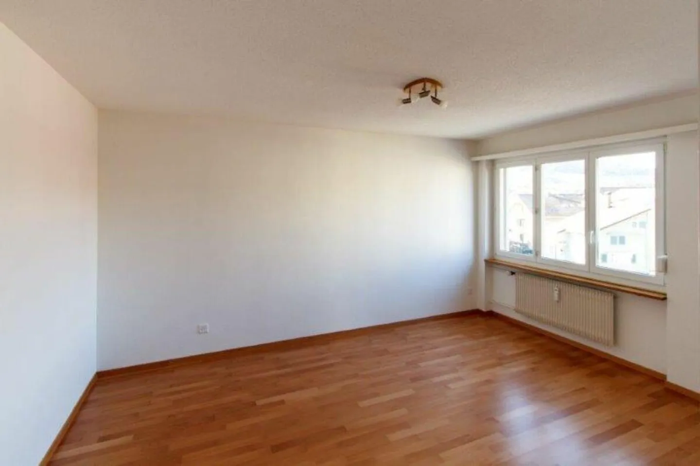 Appartement confortable avec vue sur la montagne et balcon ensoleillé - Photo 3 sur 8