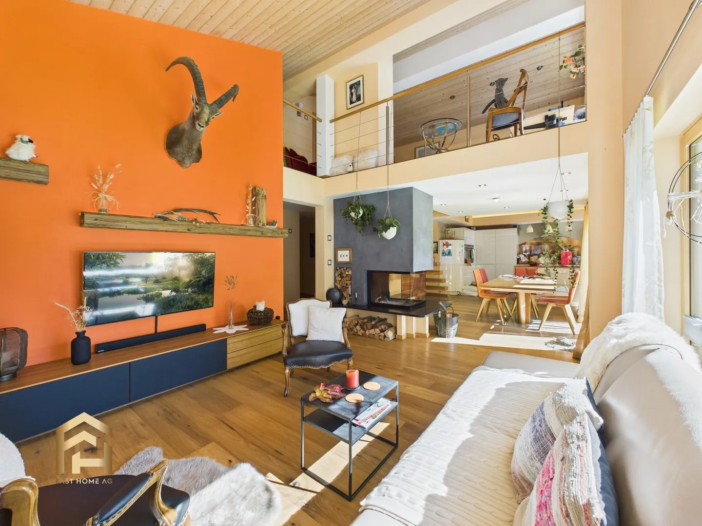 Renovated 4.5-room duplex penthouse with 156m², balcony and mountain view - Photo 2 of 13