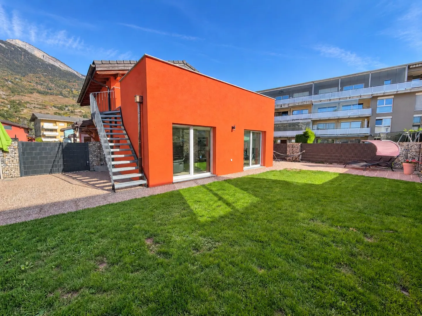 Villa moderna a Vétroz - Foto 2 di 13