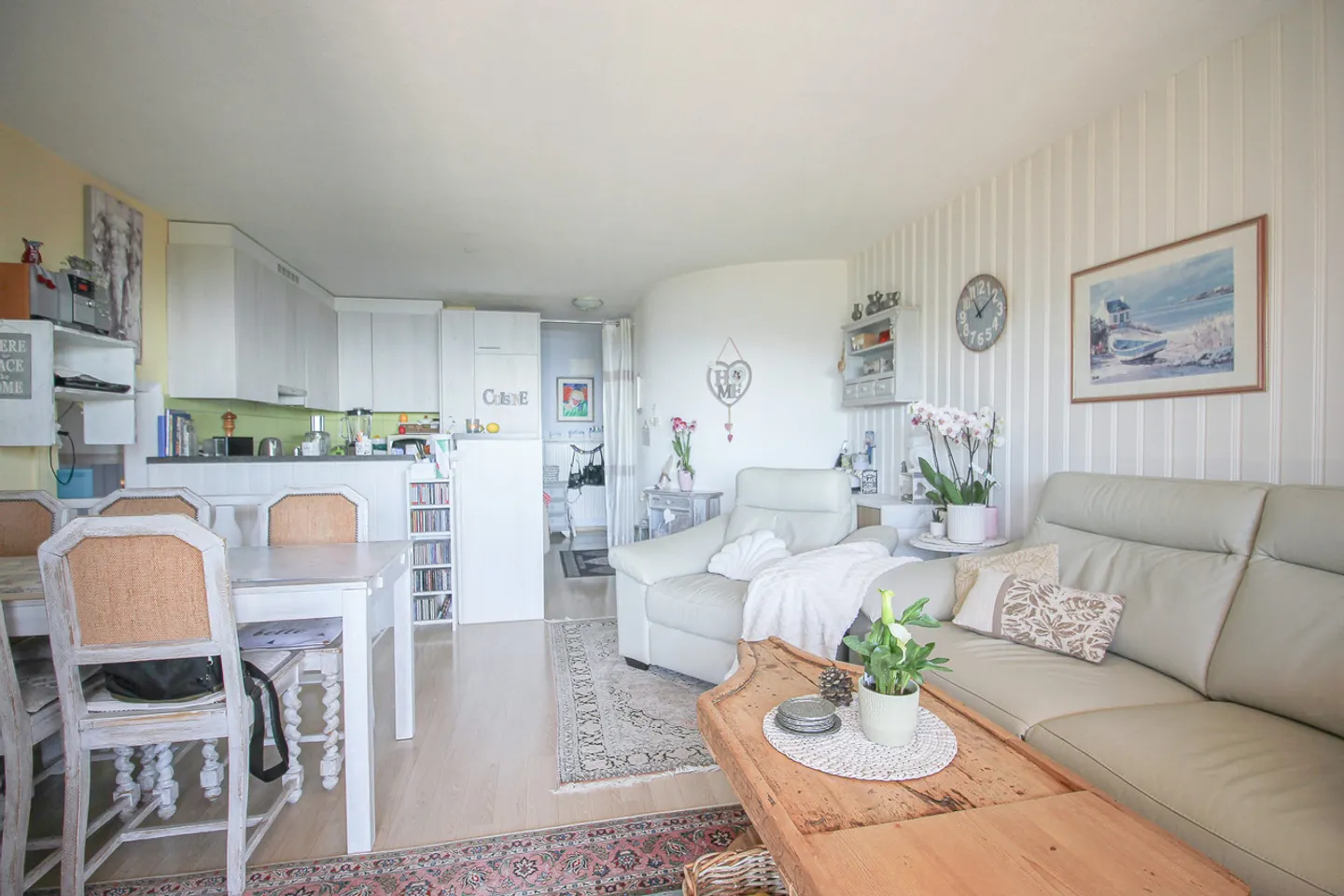 Appartement PPE rénové avec 3.5 pièces, belle terrasse et jardin - Photo 5 sur 22