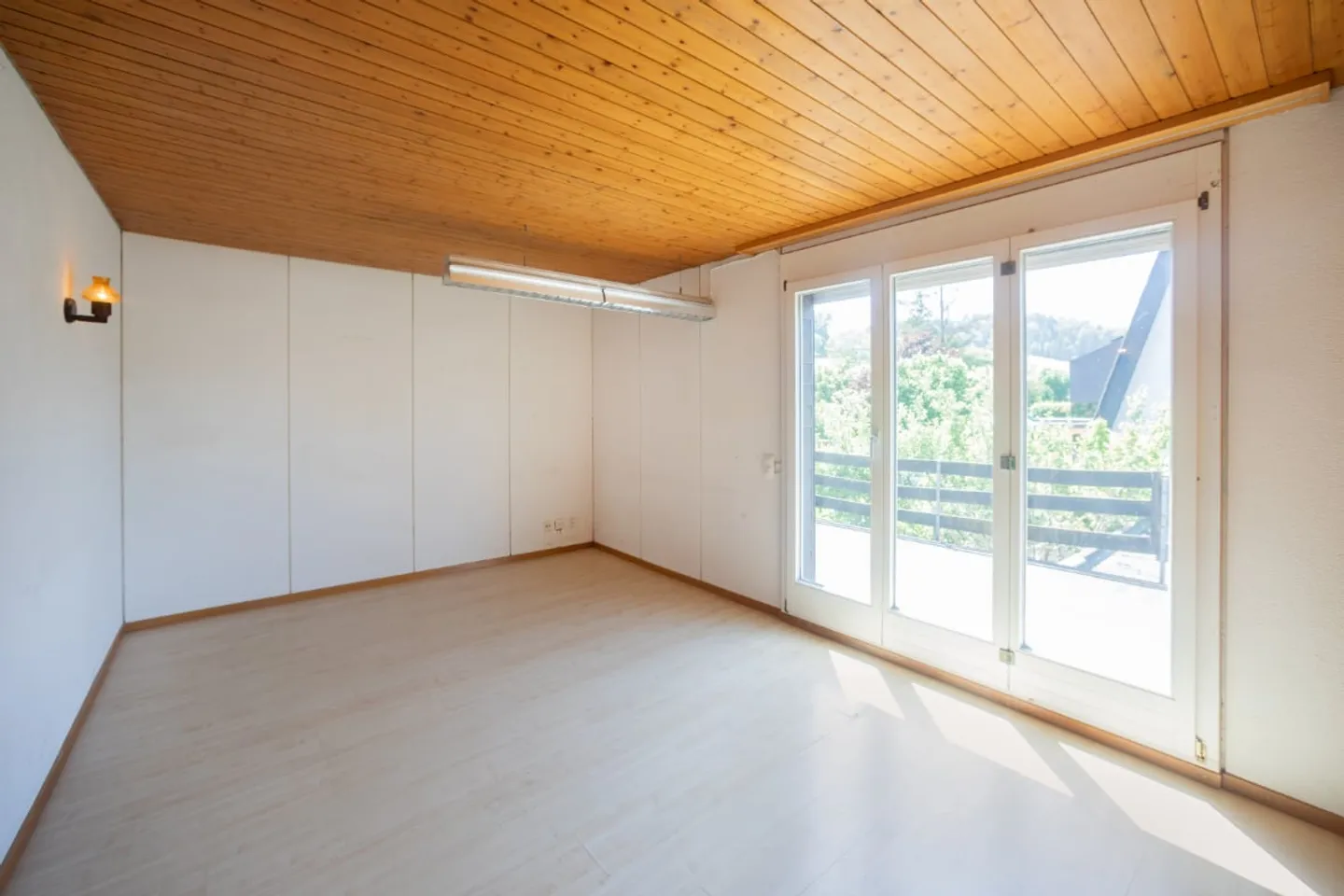 Vivre à la lisière du village : Maison individuelle de 5,5 pièces directement adjacente à la zone agricole - Photo 14 sur 23