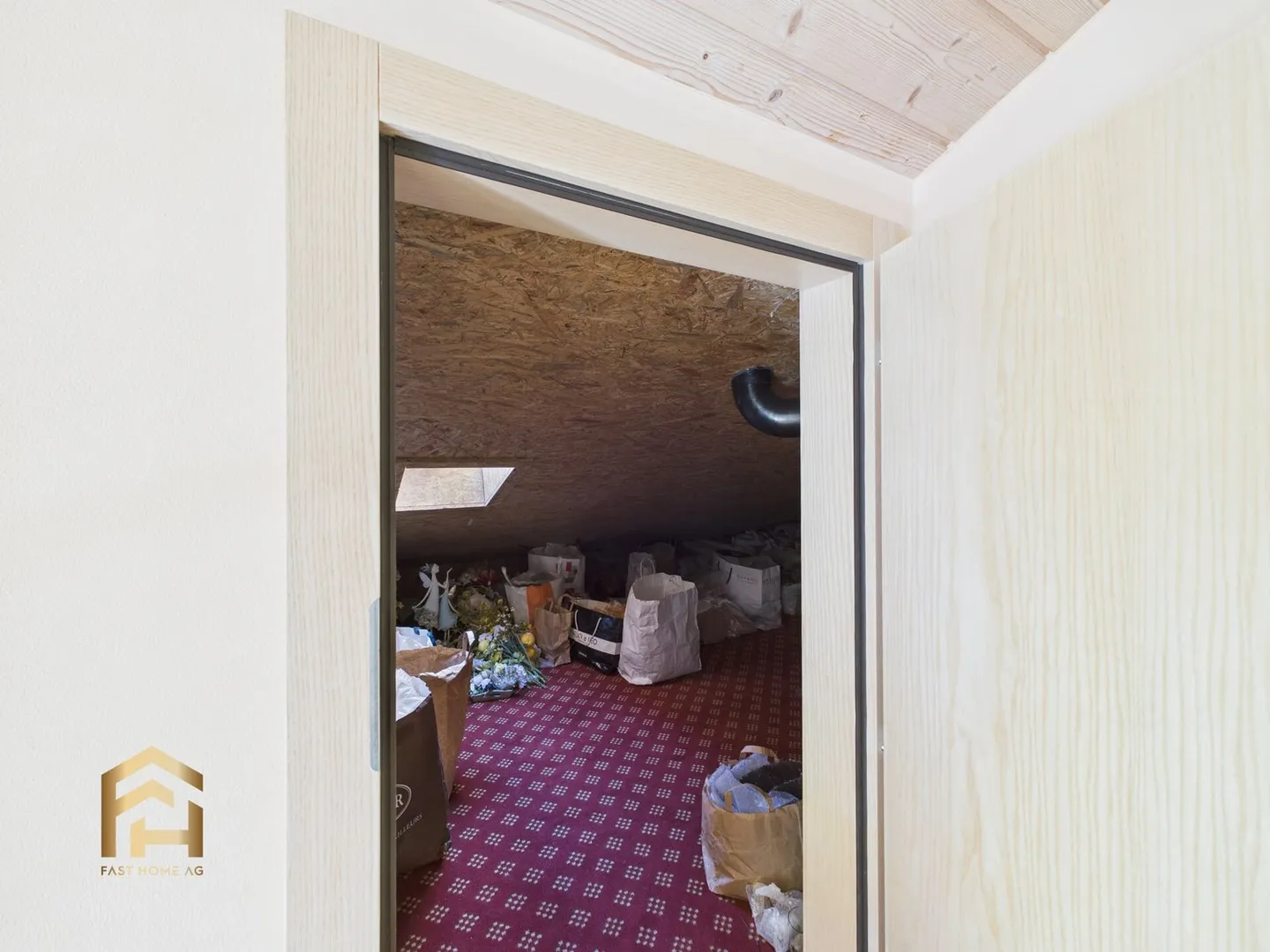 Renovated 4.5-room duplex penthouse with 156m², balcony and mountain view - Photo 13 of 13