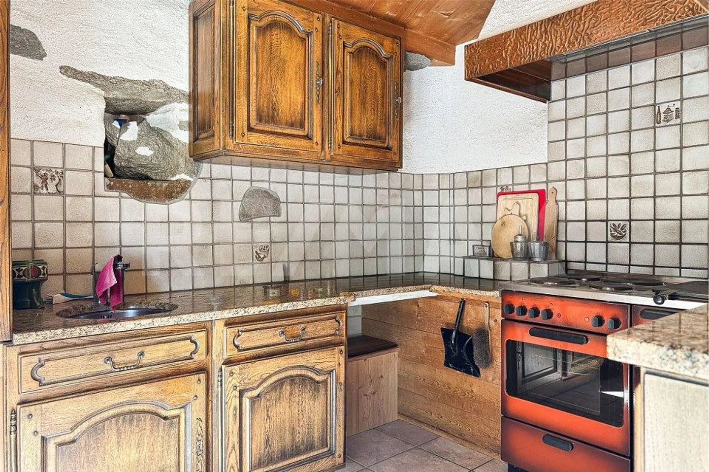 Rustico con stalla-fienile - Foto 6 di 13