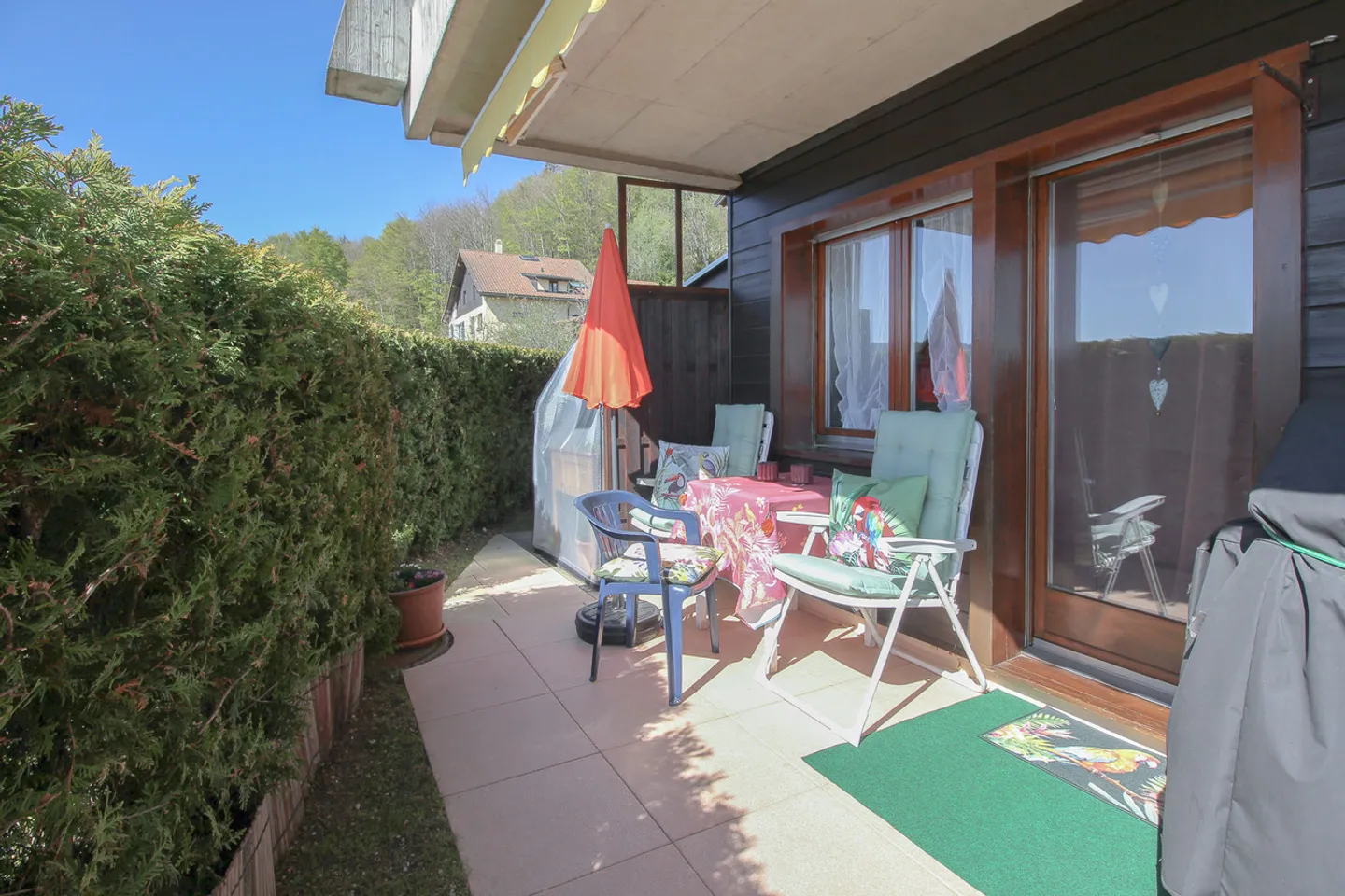 Appartement PPE rénové avec 3.5 pièces, belle terrasse et jardin - Photo 17 sur 22