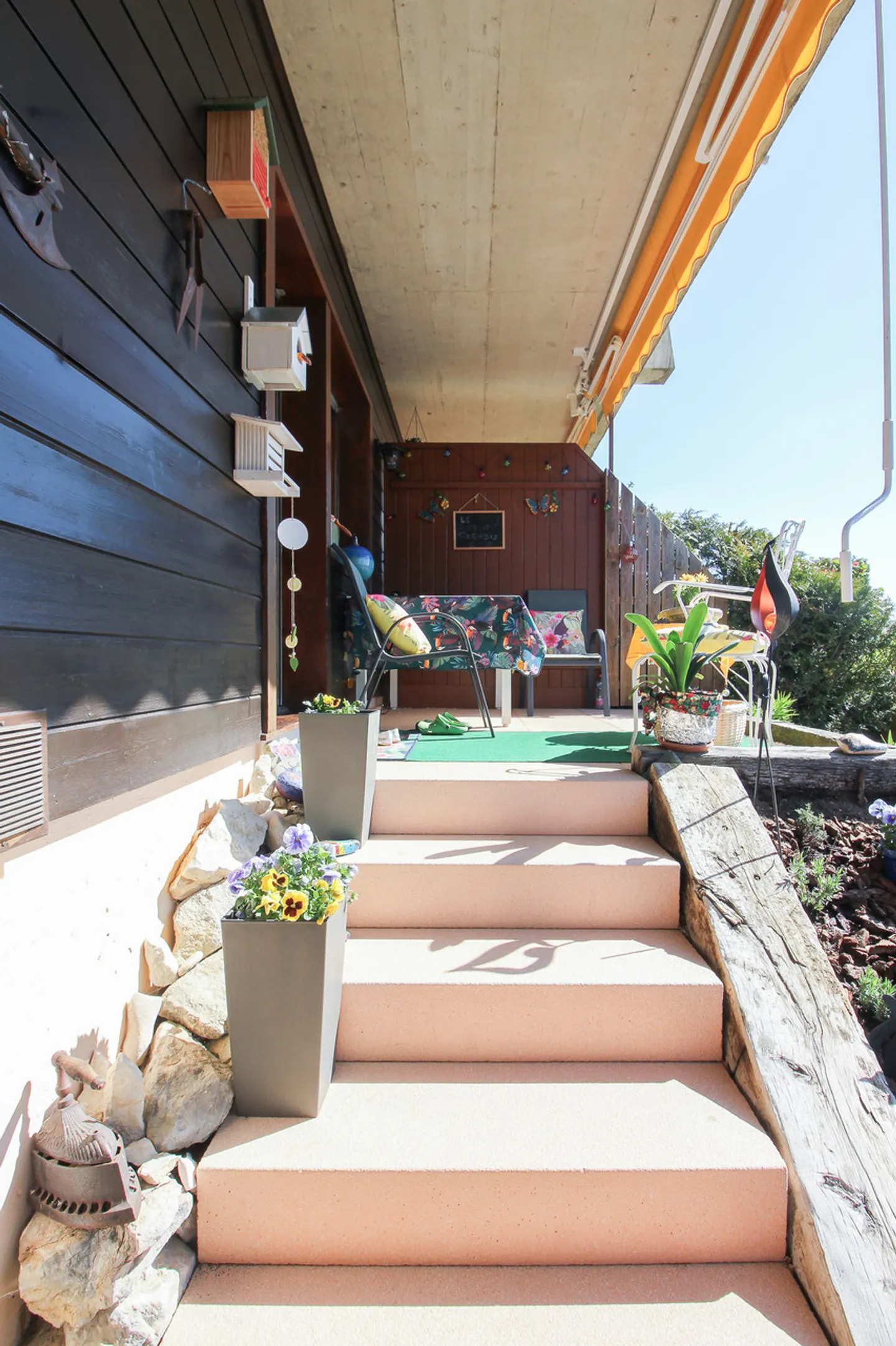 Appartement PPE rénové avec 3.5 pièces, belle terrasse et jardin - Photo 18 sur 22