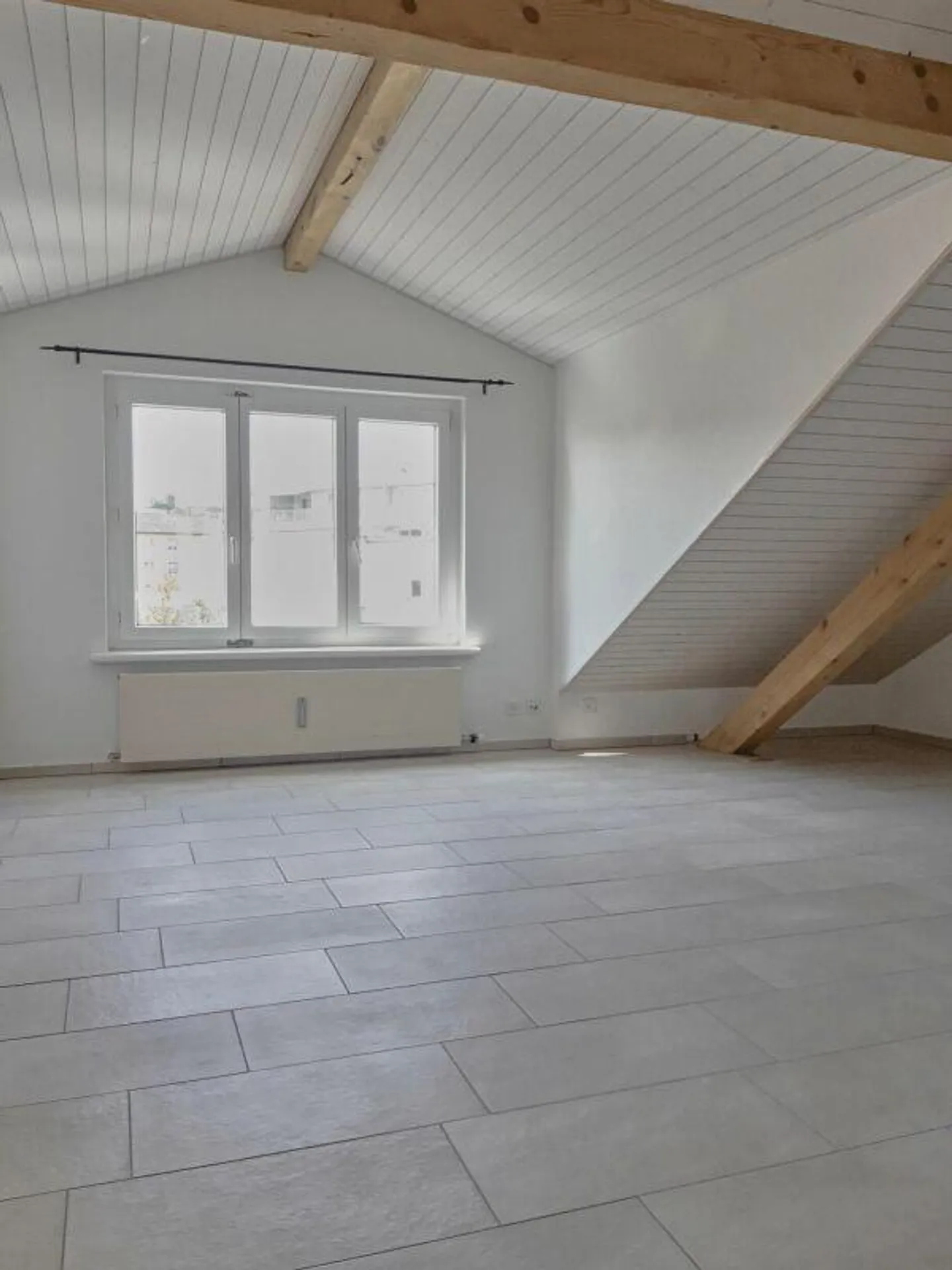 Appartement sous les combles confortable au cœur de Kreuzlingen ! - Photo 3 sur 6