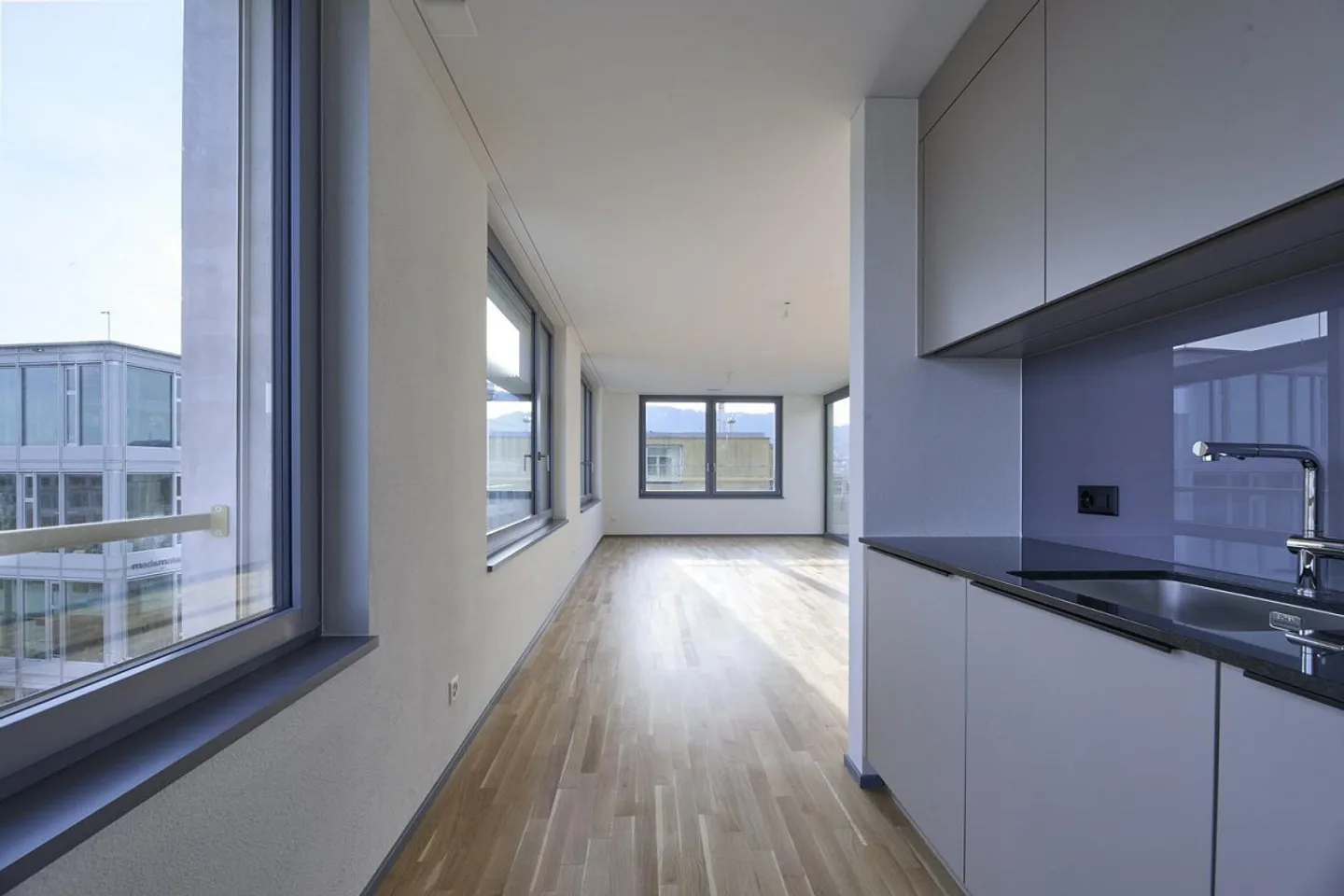 Modern 1.5-room loft apartment with large terrace and loggia - Photo 1 of 7