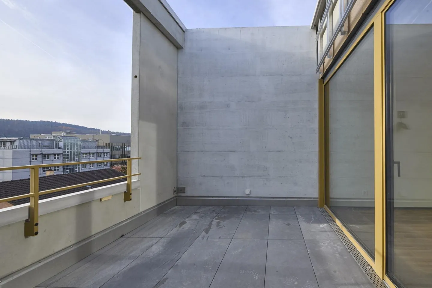 Modern 1.5-room loft apartment with large terrace and loggia - Photo 5 of 7