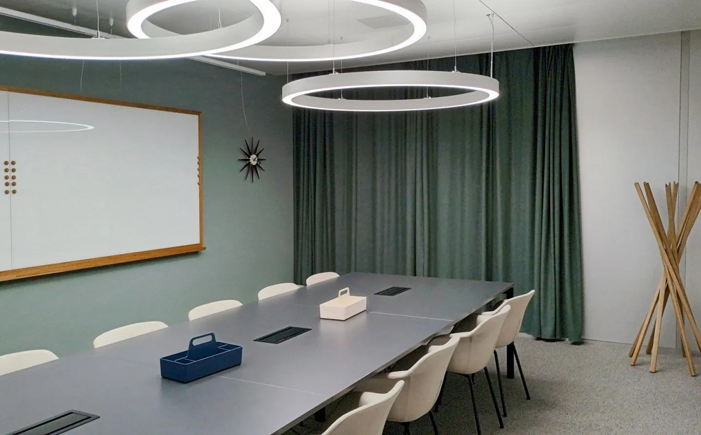 Büro für 4 bei Spaces Quartier de l'Étang - Foto 1 von 9