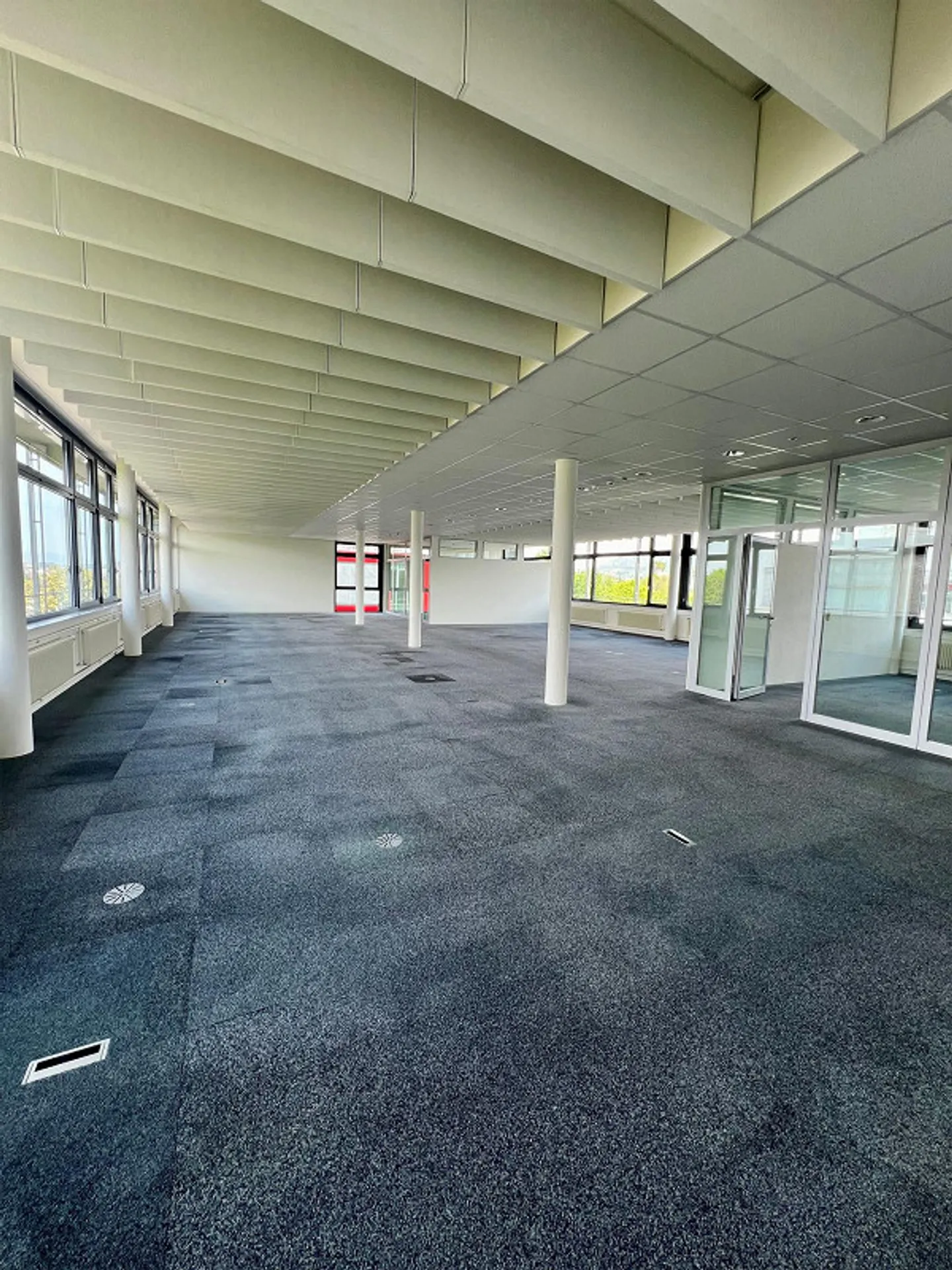 Bright Working Environment in Business Park Bern - Photo 1 of 8