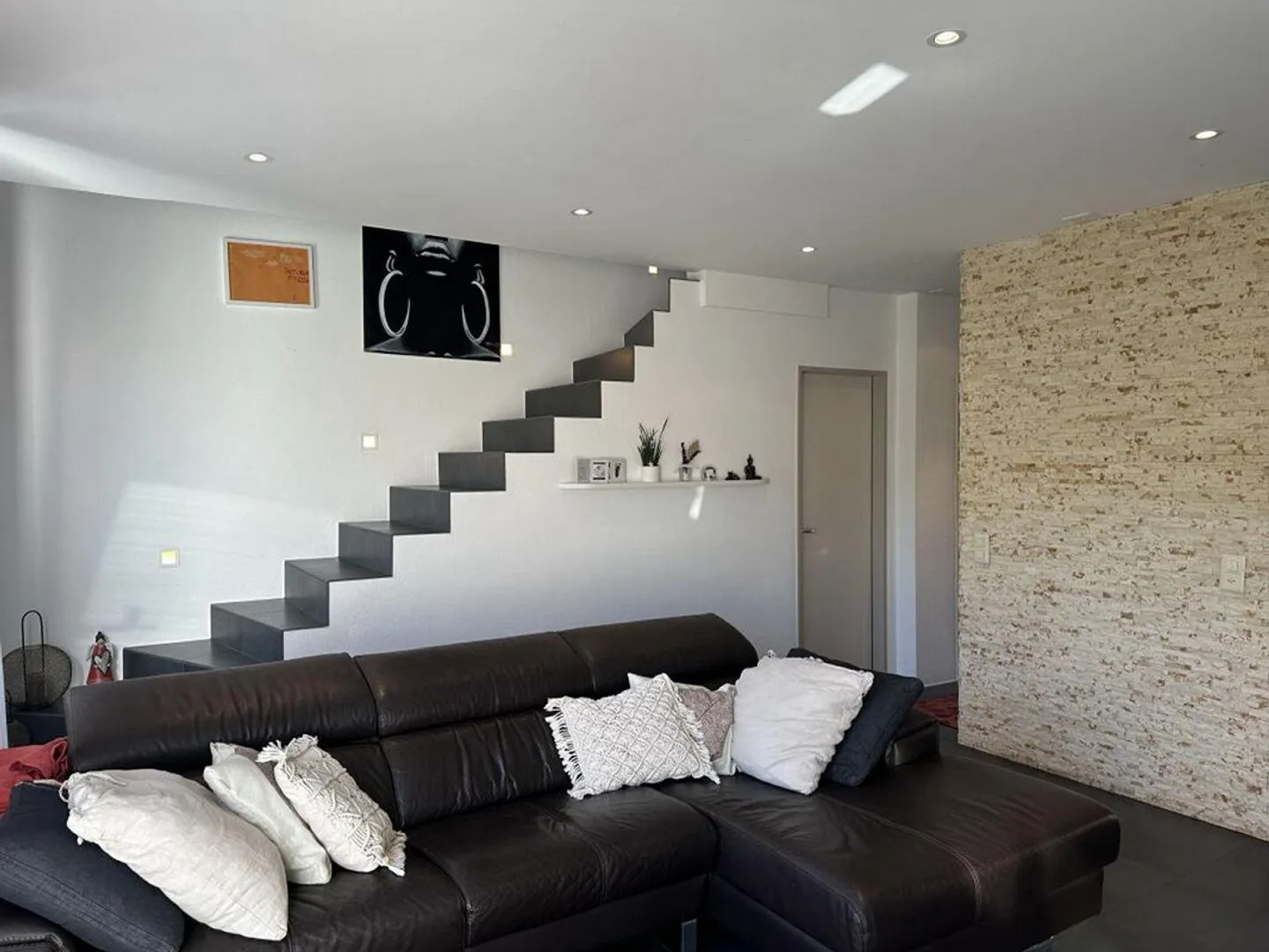 Single-family house with 5.5 rooms and garden in a central and quiet area - Photo 6 of 13