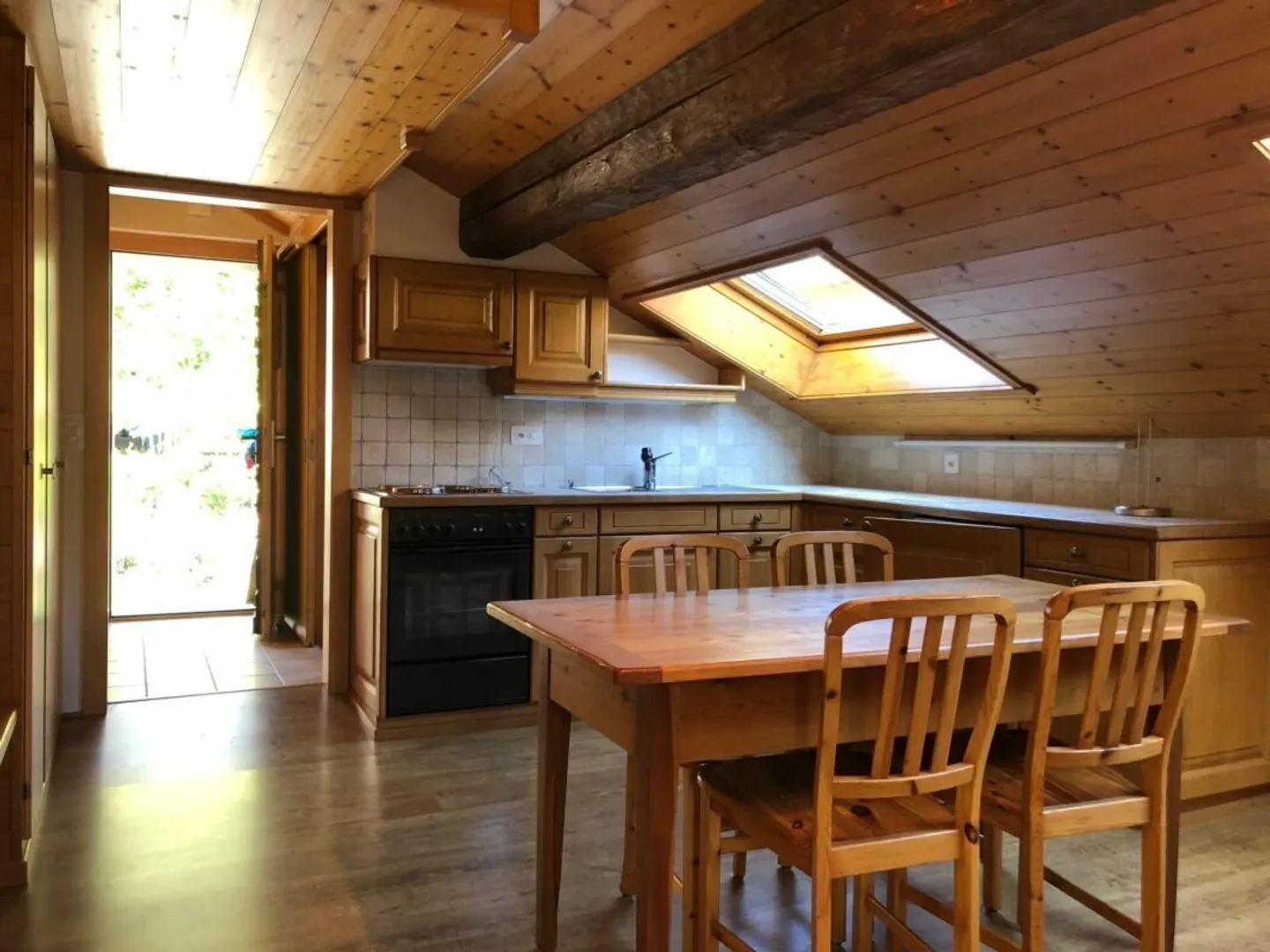 Studio con grande terrazza nel quartiere Châtaignier - Foto 2 di 6