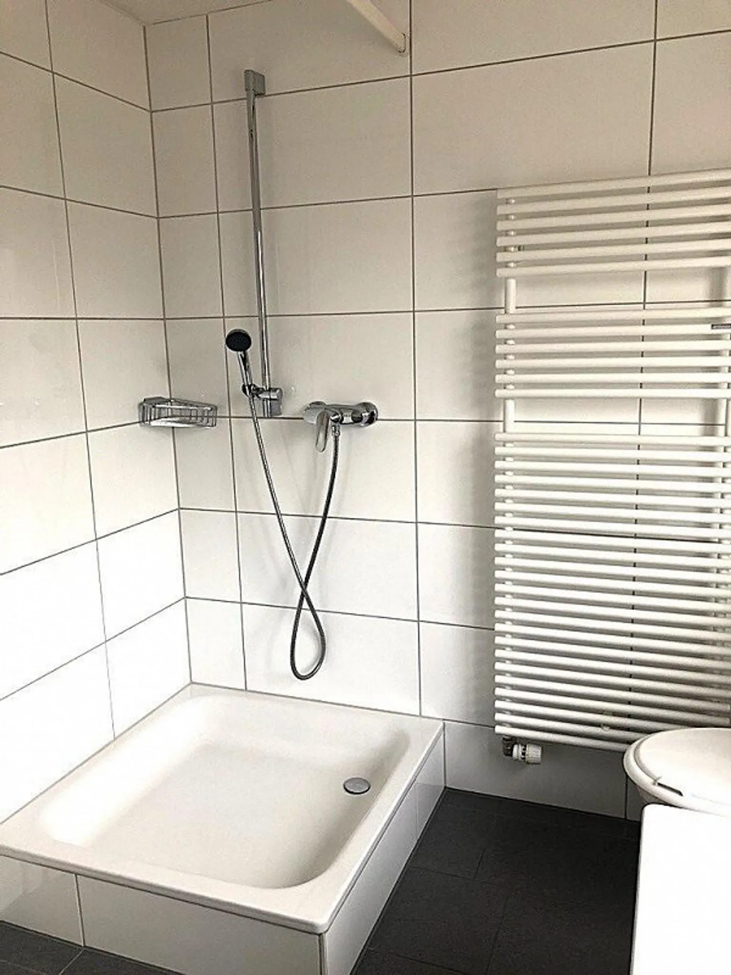 Enjoy the view of the mountains - Photo 4 of 7