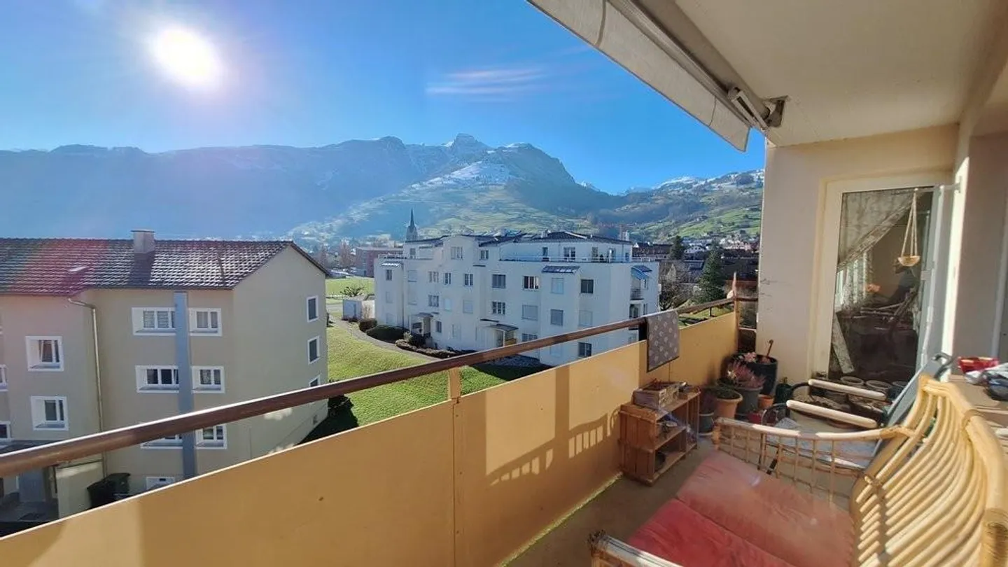 Enjoy the view of the mountains - Photo 7 of 7