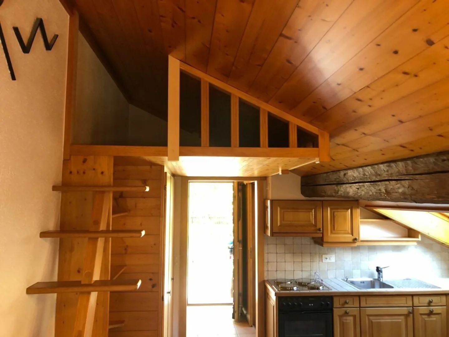 Studio con grande terrazza nel quartiere Châtaignier - Foto 3 di 6