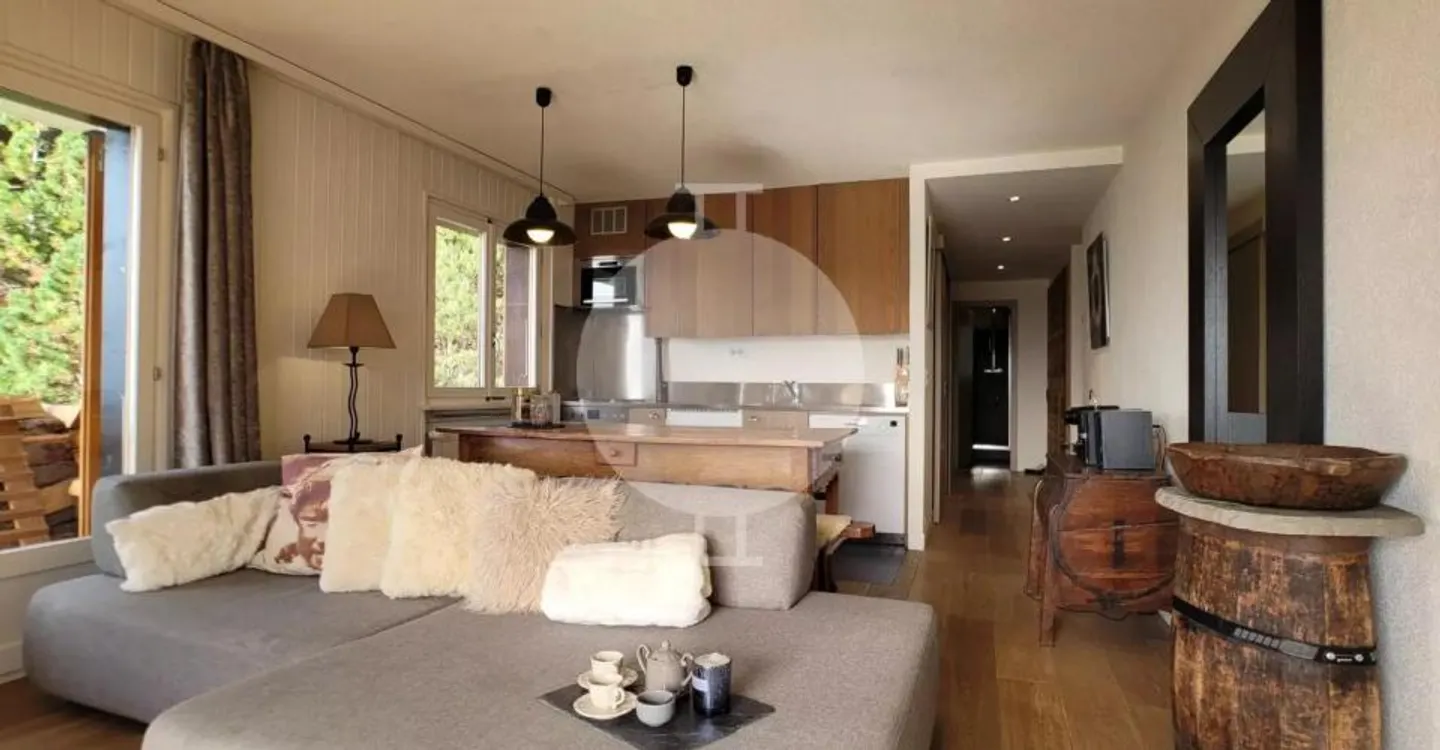 Charming 3.5-room apartment fully renovated with mountain view - Photo 1 of 9