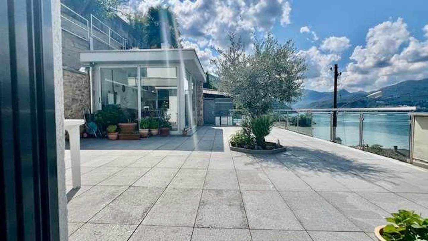 Moderne Villa mit Seeblick & Pool - Foto 12 von 13