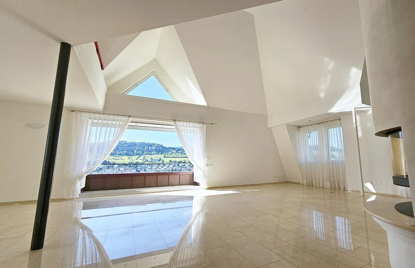Unique maisonette apartment with panoramic views over St. Gallen - Photo 6 of 9