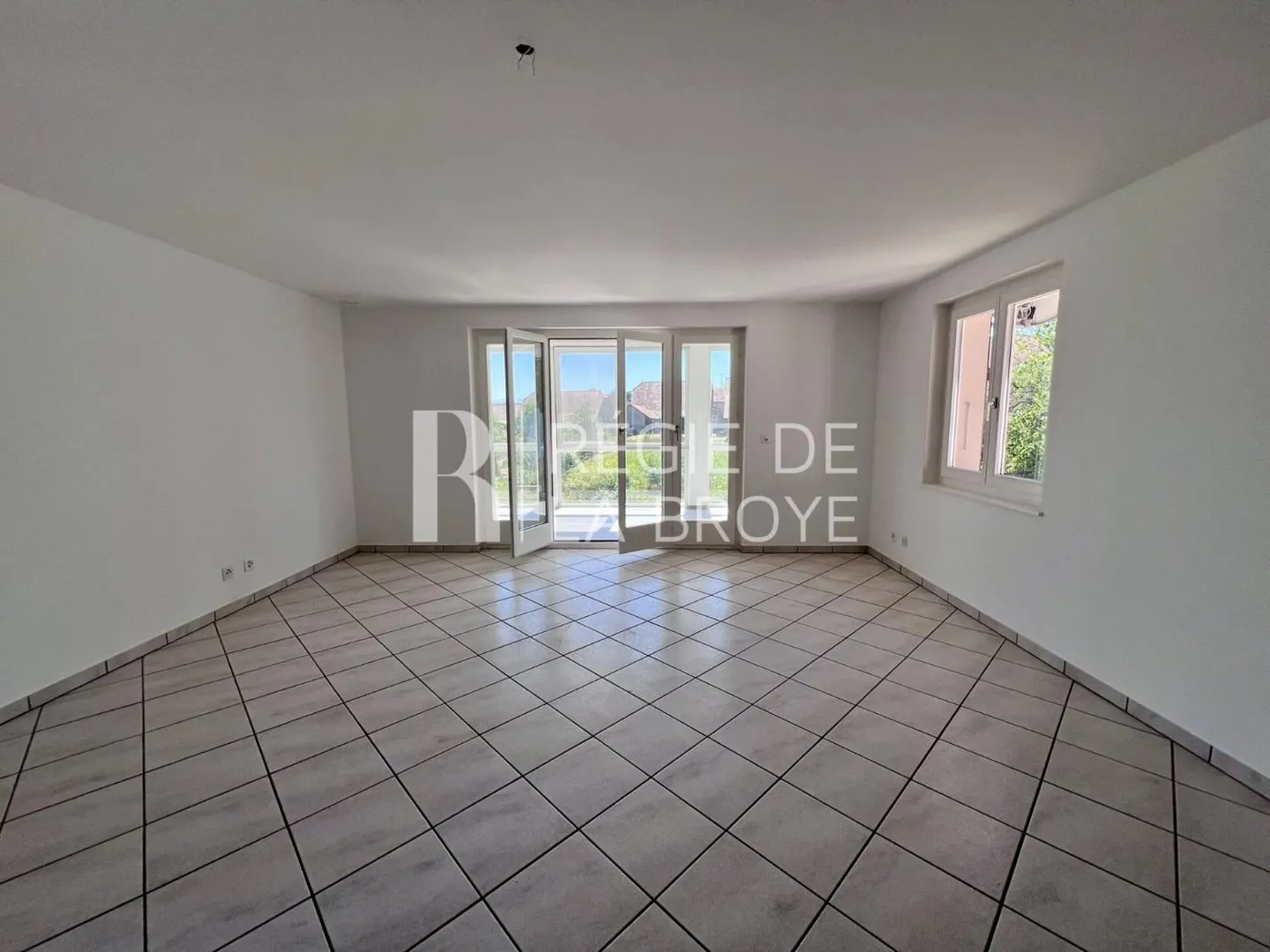 Apartment with 4.5 rooms in Champtauroz - Photo 4 of 13