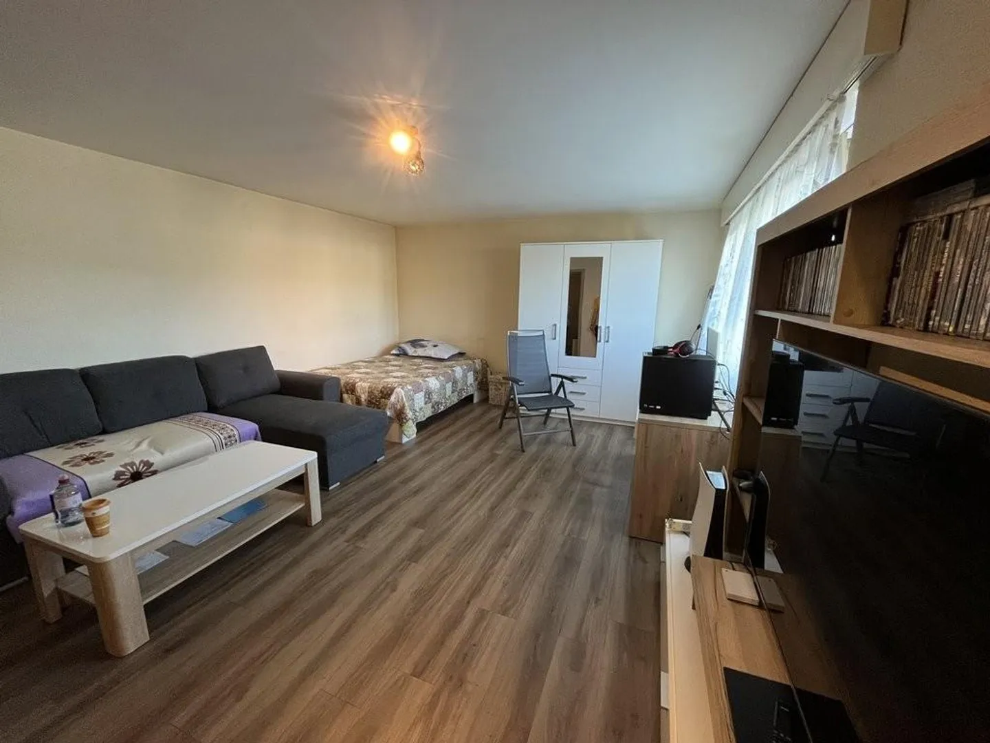 Compact home in a central location - Photo 3 of 5