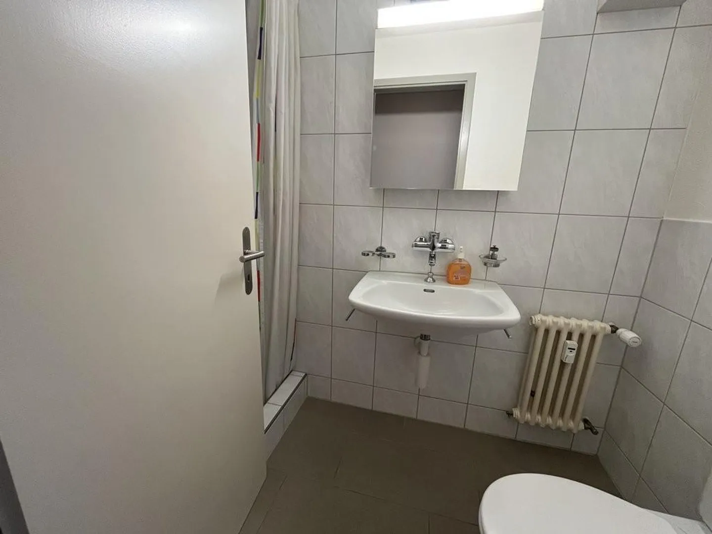 Compact home in a central location - Photo 5 of 5