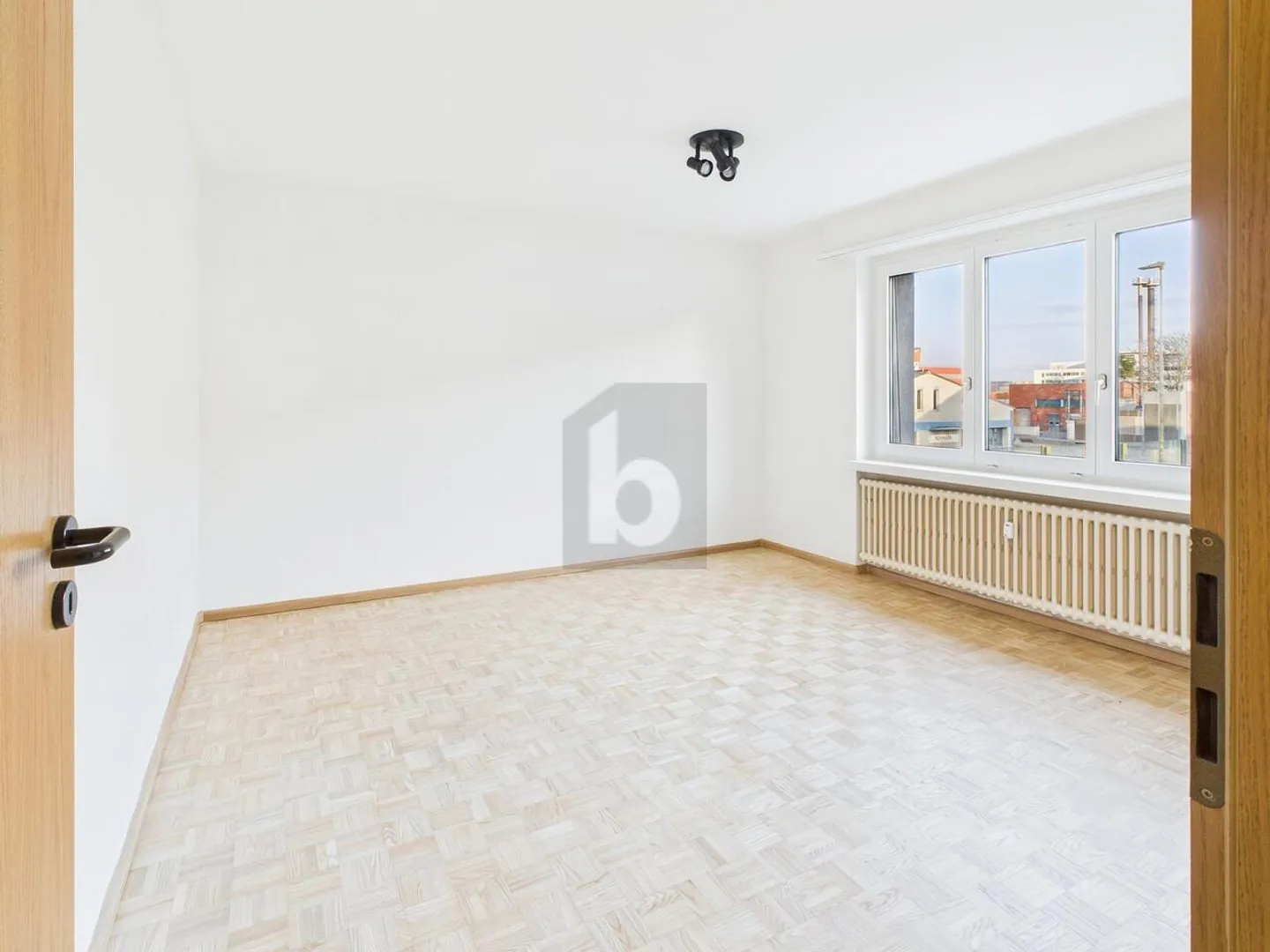 CENTRALMENTE CURATO E BEN COLLEGATO - Foto 5 di 6