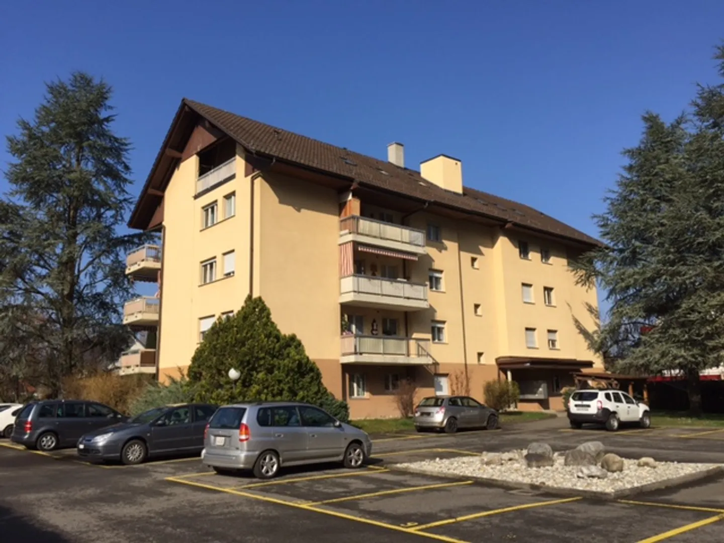 Parcheggio esterno in affitto - Foto 1 di 3