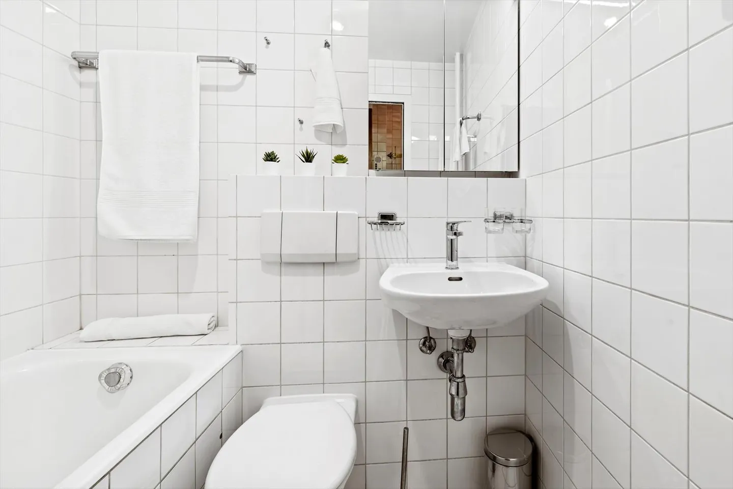 1 Bedroom Apartment for Rent in the Heart of Geneva - Unique Opportunity! - Photo 6 of 6
