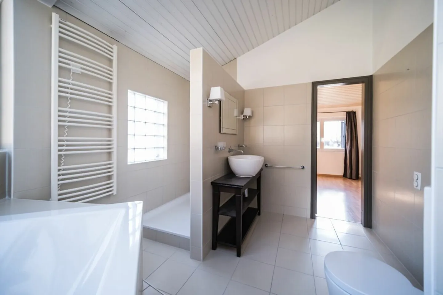 Architektenvilla mit Pool in Fully - Foto 7 von 12