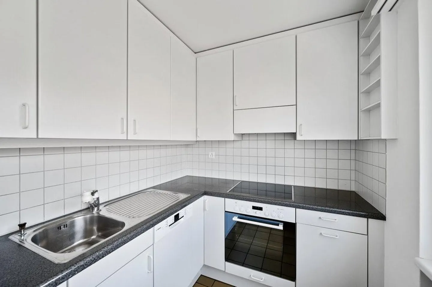 Charmante Wohnung in Bottmingen - Foto 3 von 9